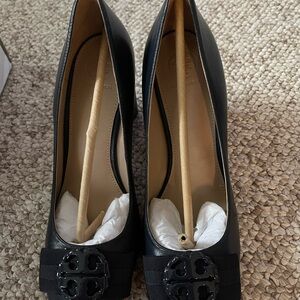 Tory Burch Elizabeth Bow Round Toe Pump Nappa Leather Size 8